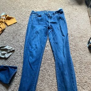 Levi’s 28 high rise super skinny